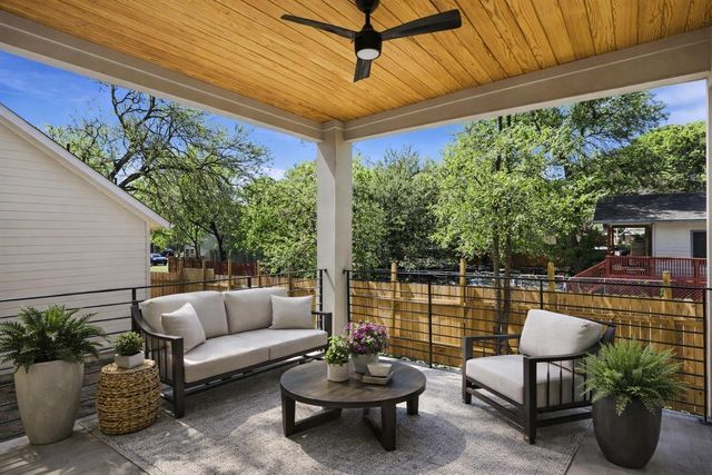 2301 E 10th ST, Austin, TX 78702