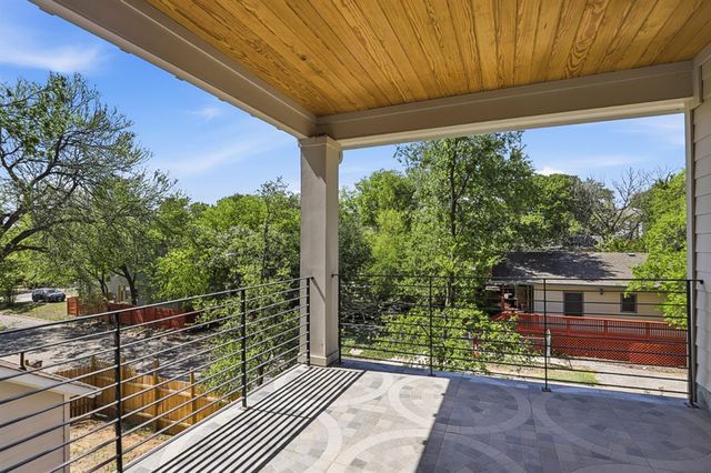 2301 E 10th ST, Austin, TX 78702