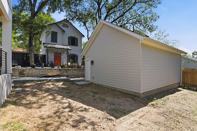 2301 E 10th ST, Austin, TX 78702