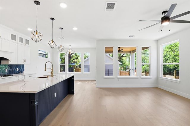 2301 E 10th ST, Austin, TX 78702