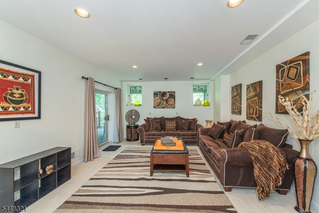 11 Rosewood Ln, Denville Twp., NJ 07834