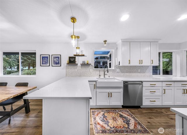 12533 12th Avenue NE, Seattle, WA 98125