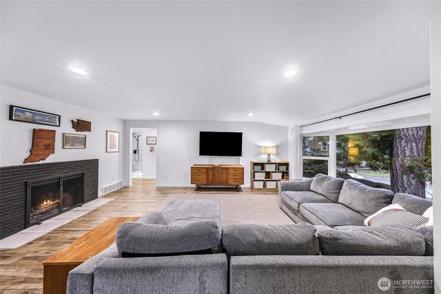 12533 12th Avenue NE, Seattle, WA 98125