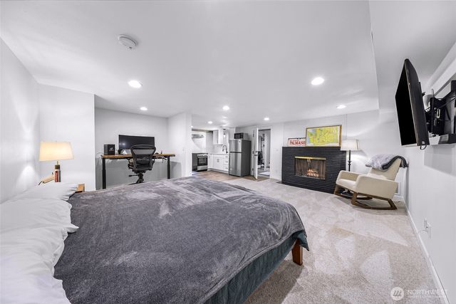 12533 12th Avenue NE, Seattle, WA 98125