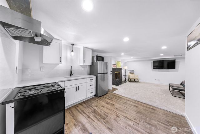 12533 12th Avenue NE, Seattle, WA 98125