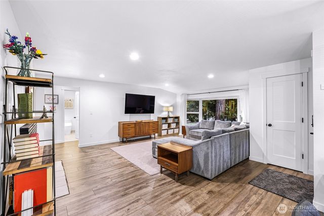 12533 12th Avenue NE, Seattle, WA 98125