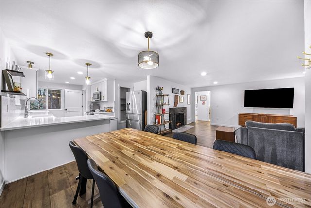 12533 12th Avenue NE, Seattle, WA 98125