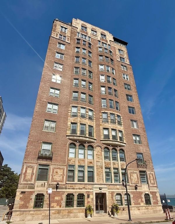 2666 E 73rd Street 8W, Chicago, IL 60649 — exterior