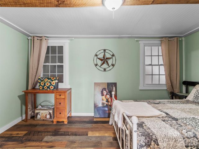 138 Robert Phillips Road, Bakersville, NC 28705