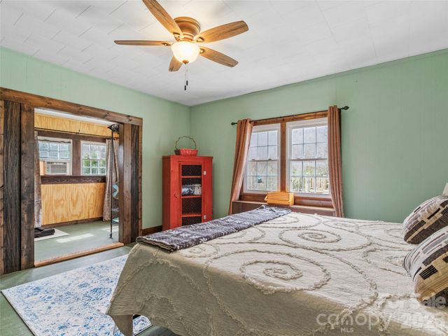 138 Robert Phillips Road, Bakersville, NC 28705