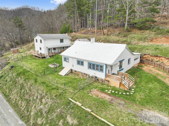 138 Robert Phillips Road, Bakersville, NC 28705