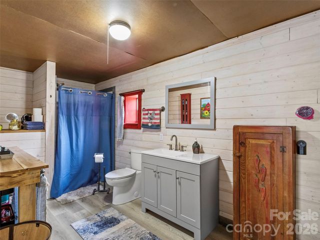 138 Robert Phillips Road, Bakersville, NC 28705