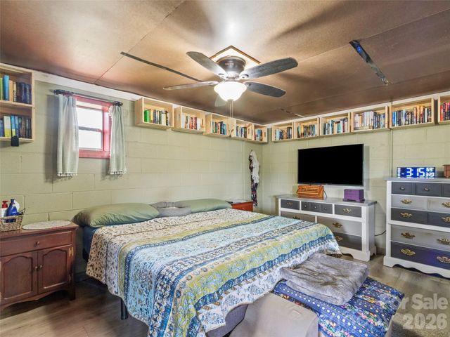 138 Robert Phillips Road, Bakersville, NC 28705