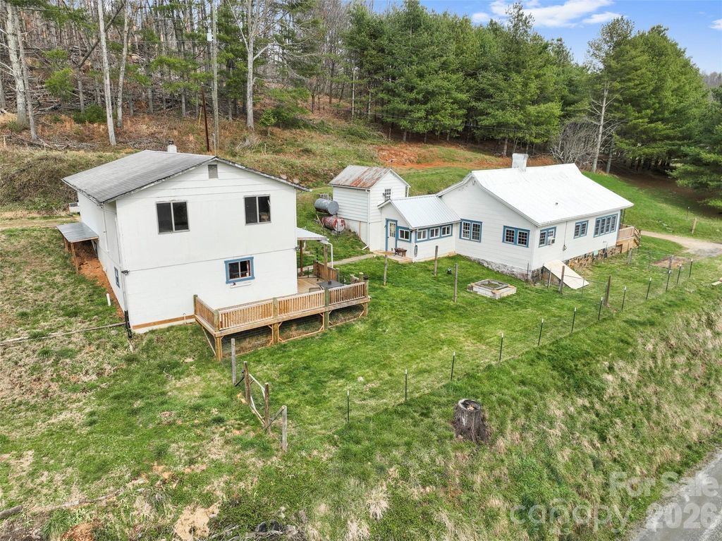 138 Robert Phillips Road, Bakersville, NC 28705