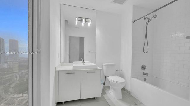 151 SE 1st St 2411, Miami, FL 33131