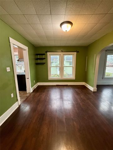 20 PERSHING Avenue, North East, PA 16428