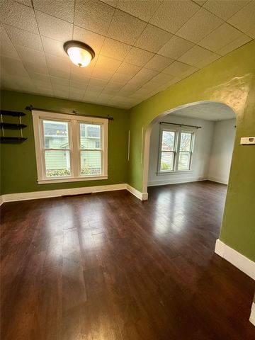 20 PERSHING Avenue, North East, PA 16428