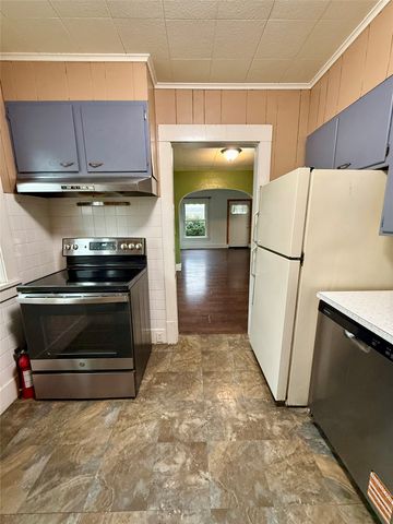 20 PERSHING Avenue, North East, PA 16428