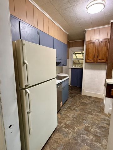 20 PERSHING Avenue, North East, PA 16428