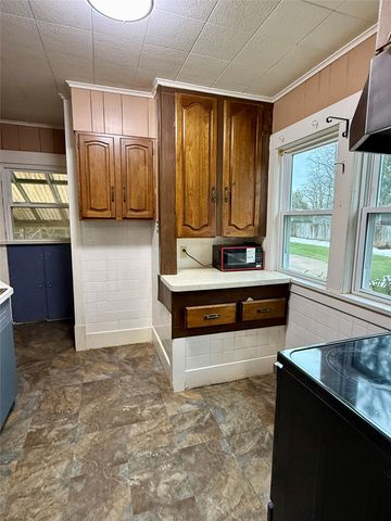 20 PERSHING Avenue, North East, PA 16428