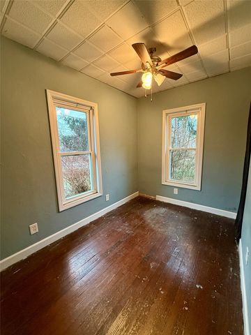 20 PERSHING Avenue, North East, PA 16428