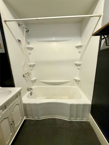 20 PERSHING Avenue, North East, PA 16428