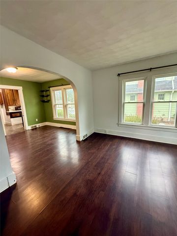 20 PERSHING Avenue, North East, PA 16428