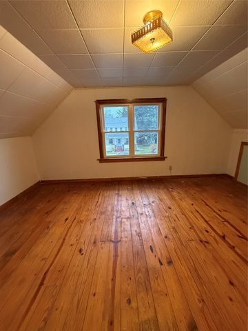 20 PERSHING Avenue, North East, PA 16428