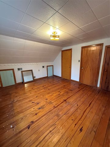 20 PERSHING Avenue, North East, PA 16428