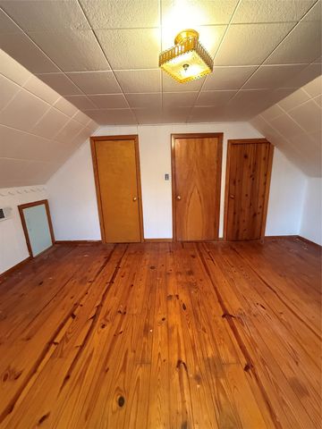 20 PERSHING Avenue, North East, PA 16428