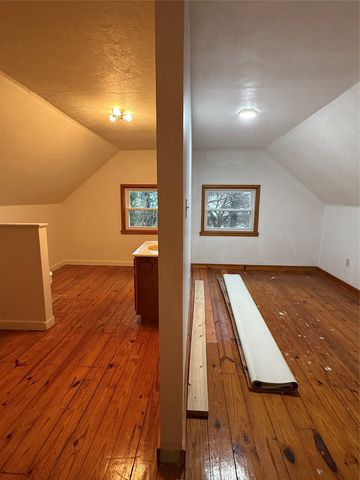 20 PERSHING Avenue, North East, PA 16428