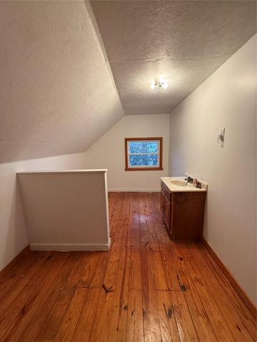 20 PERSHING Avenue, North East, PA 16428