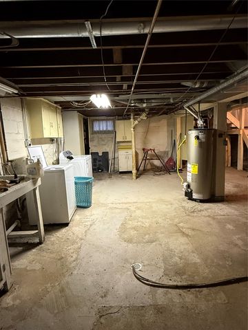 20 PERSHING Avenue, North East, PA 16428