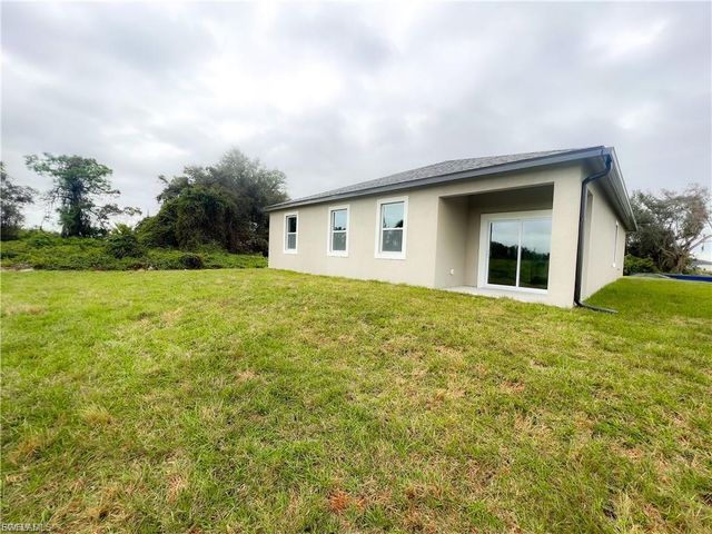 7012 Jolly CIR, Labelle, FL 33935