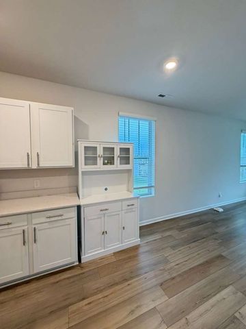 677 Birdie Dr, Spring Hill, TN 37174