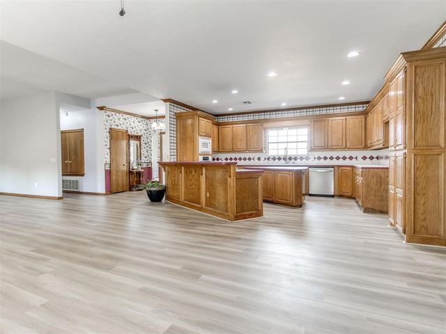 12720 SW 58th Street, Mustang, OK 73064