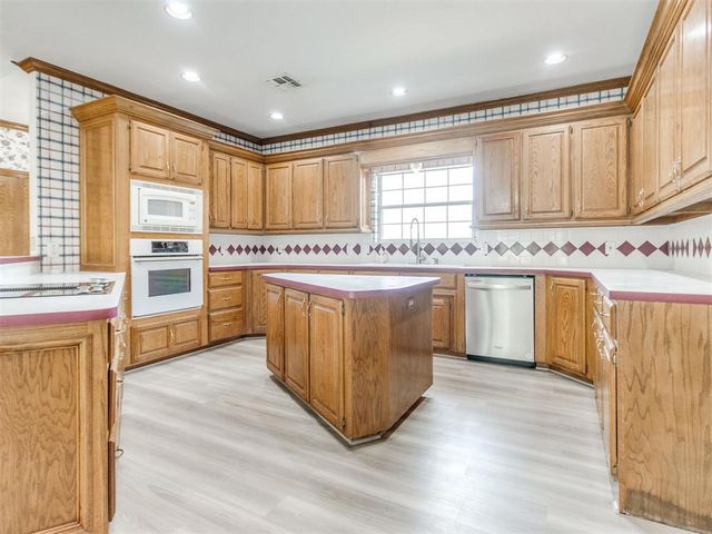 12720 SW 58th Street, Mustang, OK 73064