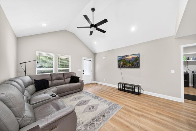 207 Lincoln St, Smithville, TN 37166