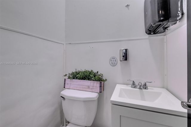 646 NE 79th St, Miami, FL 33138