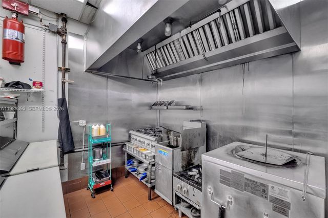 646 NE 79th St, Miami, FL 33138