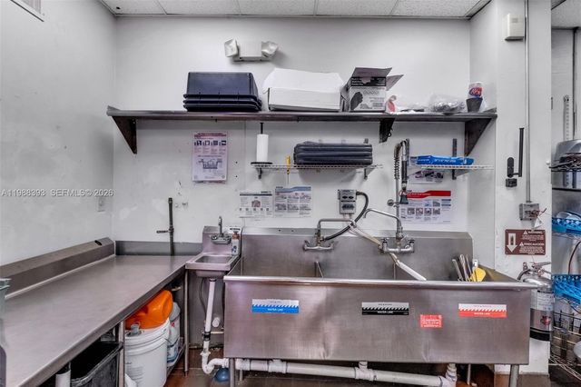 646 NE 79th St, Miami, FL 33138