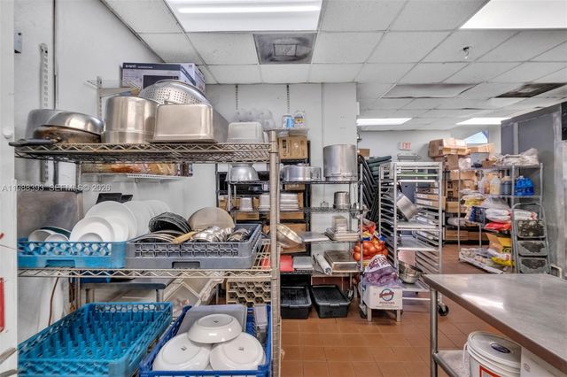 646 NE 79th St, Miami, FL 33138