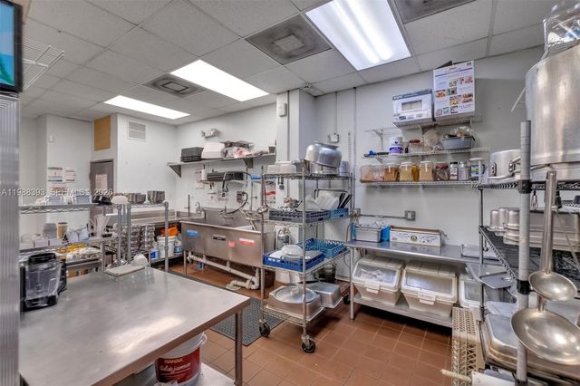 646 NE 79th St, Miami, FL 33138