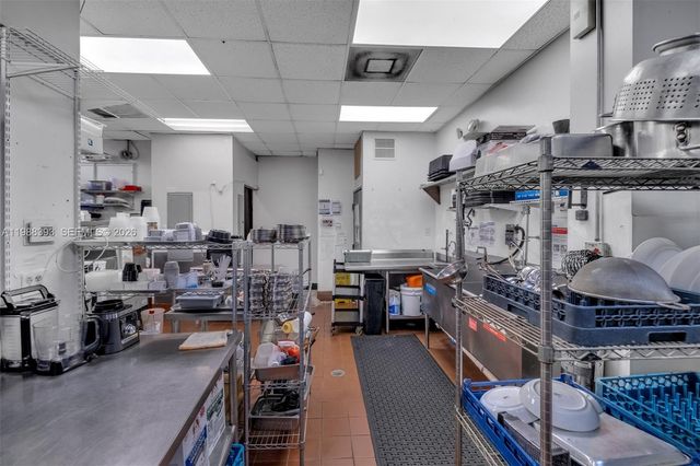 646 NE 79th St, Miami, FL 33138