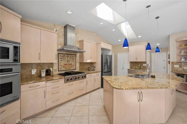 8361 Calle Del Cielo, La Jolla, CA 92037