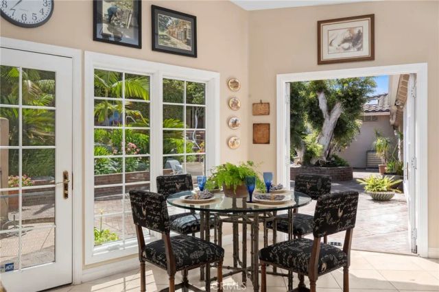 8361 Calle Del Cielo, La Jolla, CA 92037