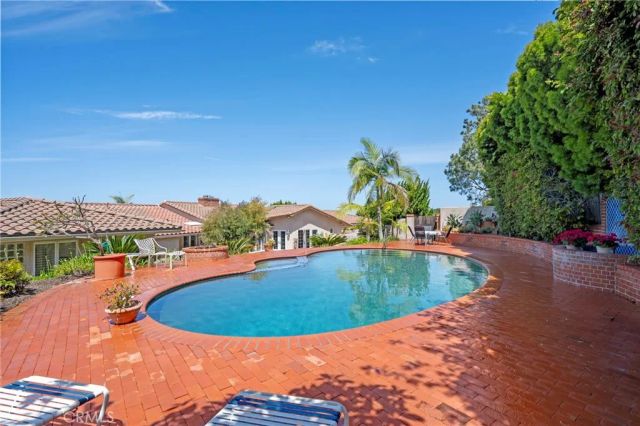 8361 Calle Del Cielo, La Jolla, CA 92037