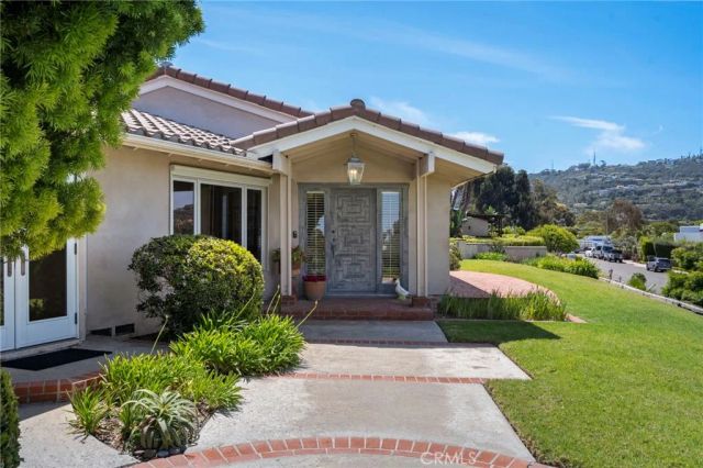 8361 Calle Del Cielo, La Jolla, CA 92037