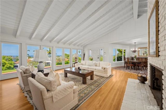 8361 Calle Del Cielo, La Jolla, CA 92037