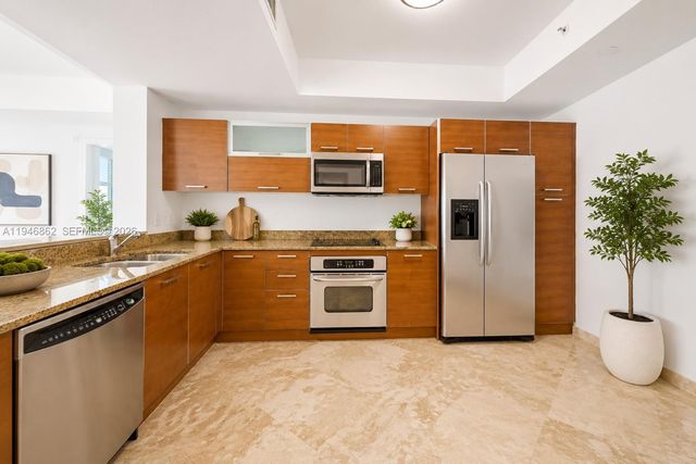 3330 NE 190th Street 1912, Aventura, FL 33180